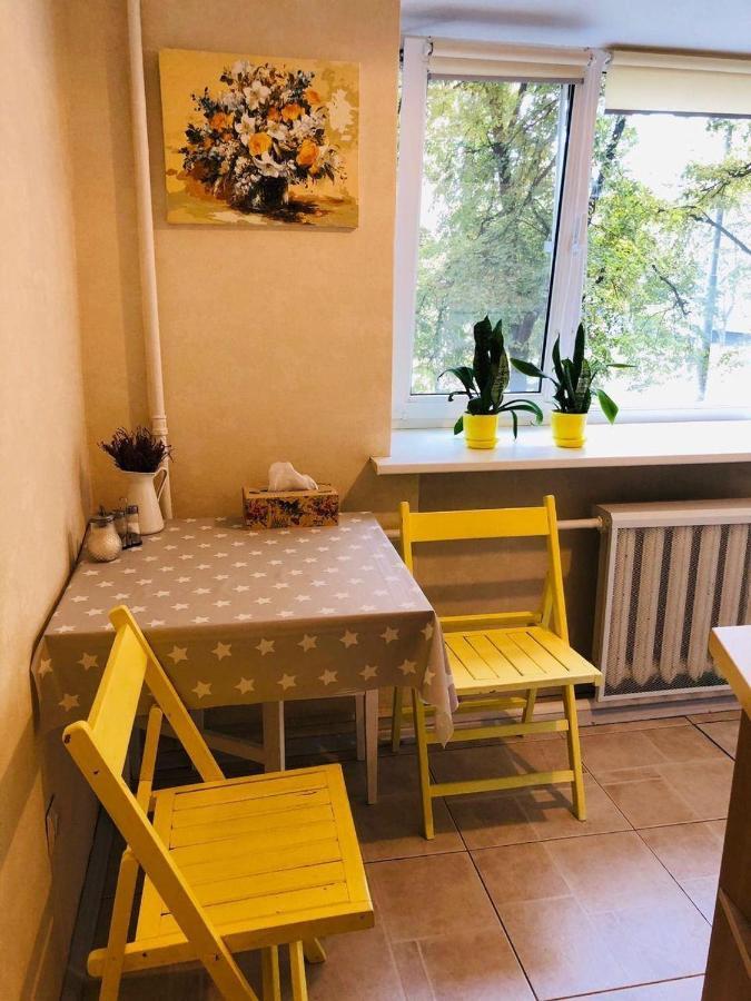 Sunflower Apartment Near Kiev Airport & Railway Station & Center City! Extérieur photo