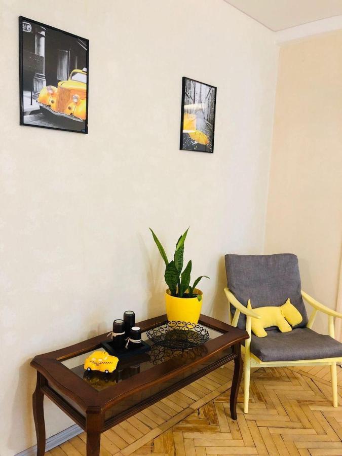 Sunflower Apartment Near Kiev Airport & Railway Station & Center City! Extérieur photo