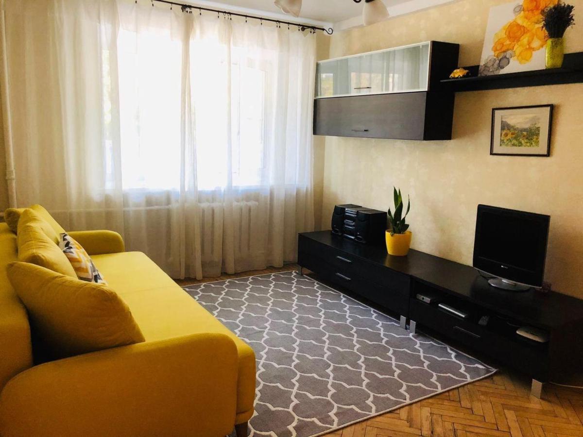 Sunflower Apartment Near Kiev Airport & Railway Station & Center City! Extérieur photo