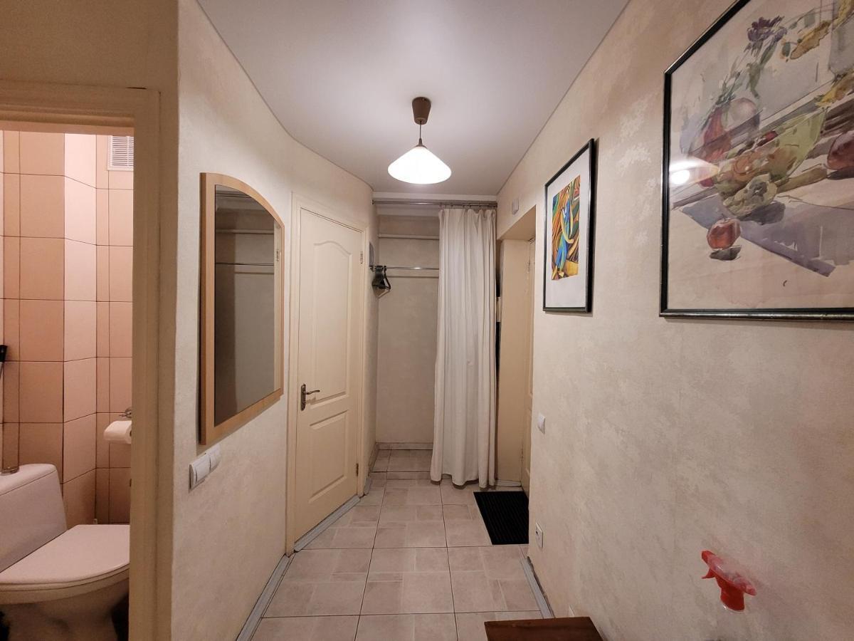 Sunflower Apartment Near Kiev Airport & Railway Station & Center City! Extérieur photo