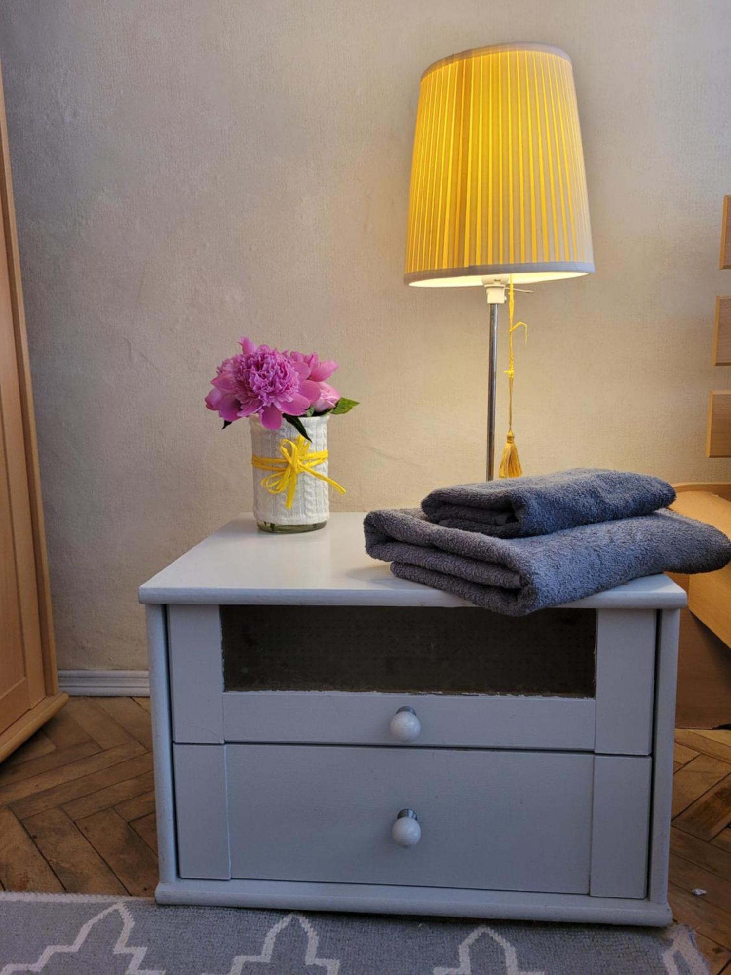 Sunflower Apartment Near Kiev Airport & Railway Station & Center City! Extérieur photo