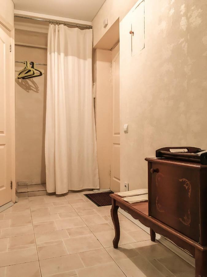 Sunflower Apartment Near Kiev Airport & Railway Station & Center City! Extérieur photo