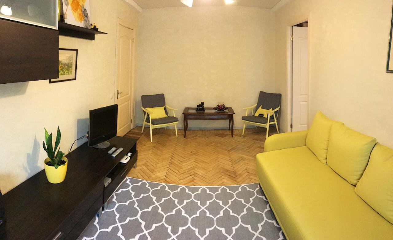 Sunflower Apartment Near Kiev Airport & Railway Station & Center City! Extérieur photo